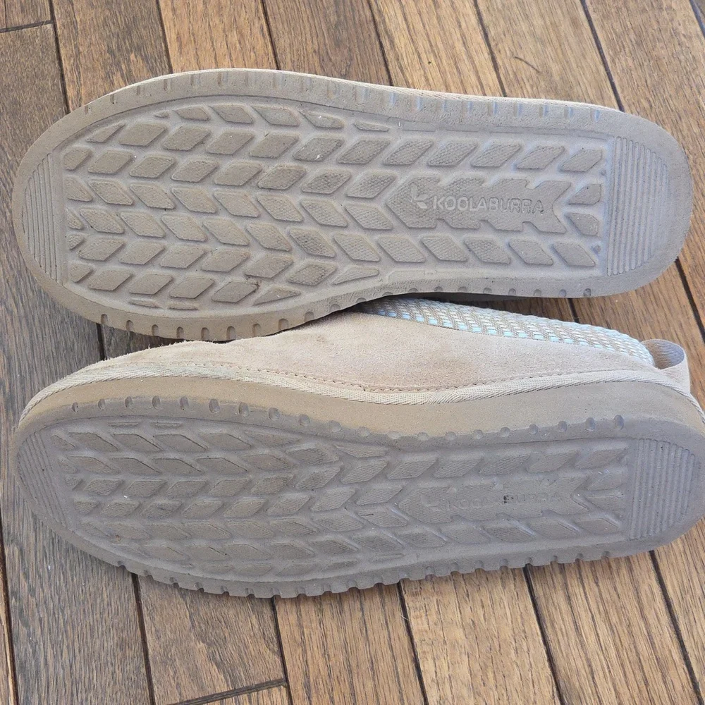 Koolaburra by UGG tan slippers - Picture 5 of 5